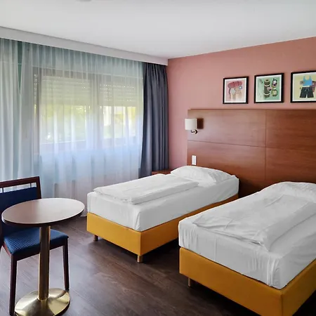 Garner Hotel Stuttgart City Centre By Ihg-2